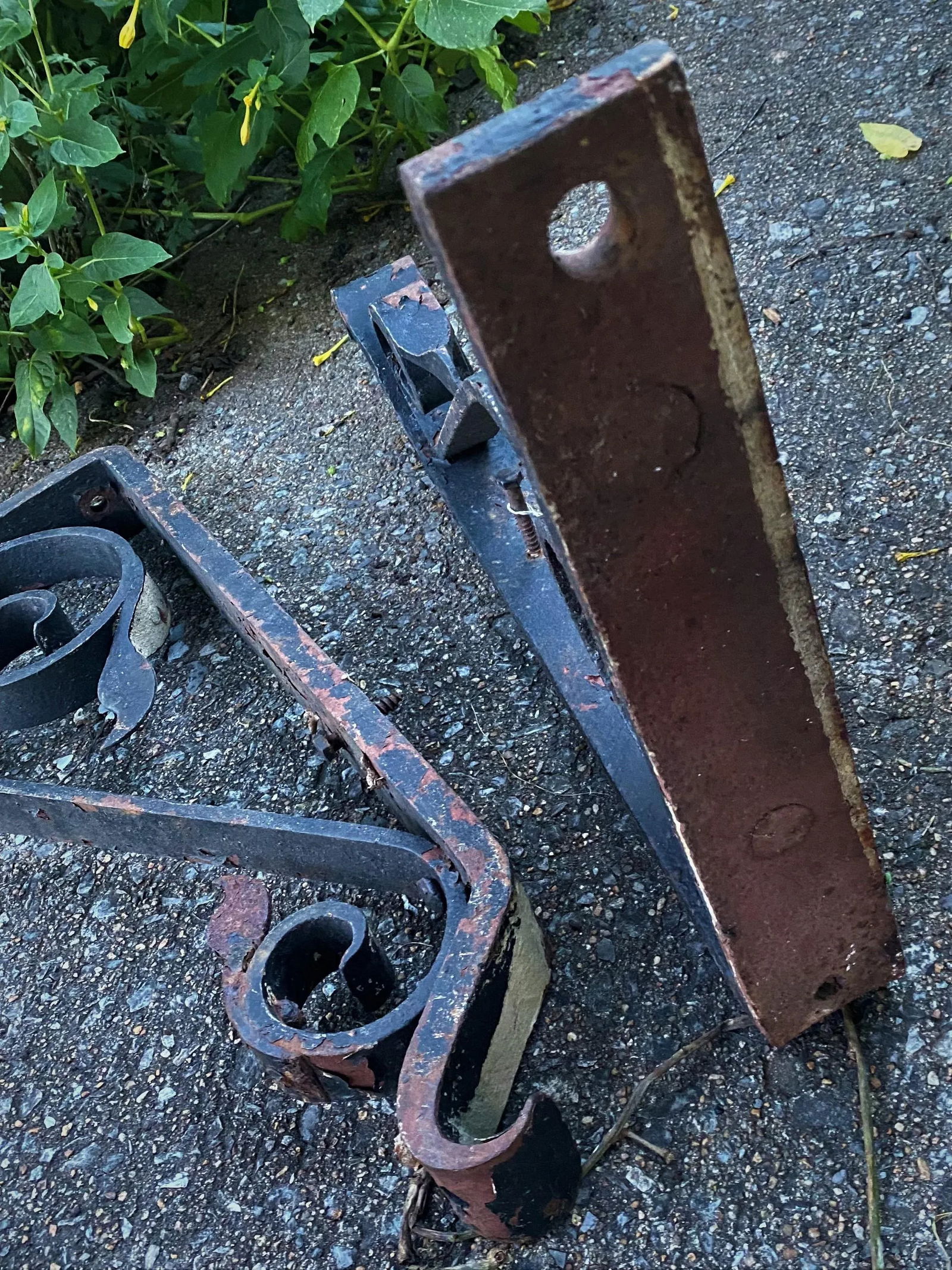 Early 20th Century Heavy Hand-Wrought Iron Exterior Brackets- a Pair - 7