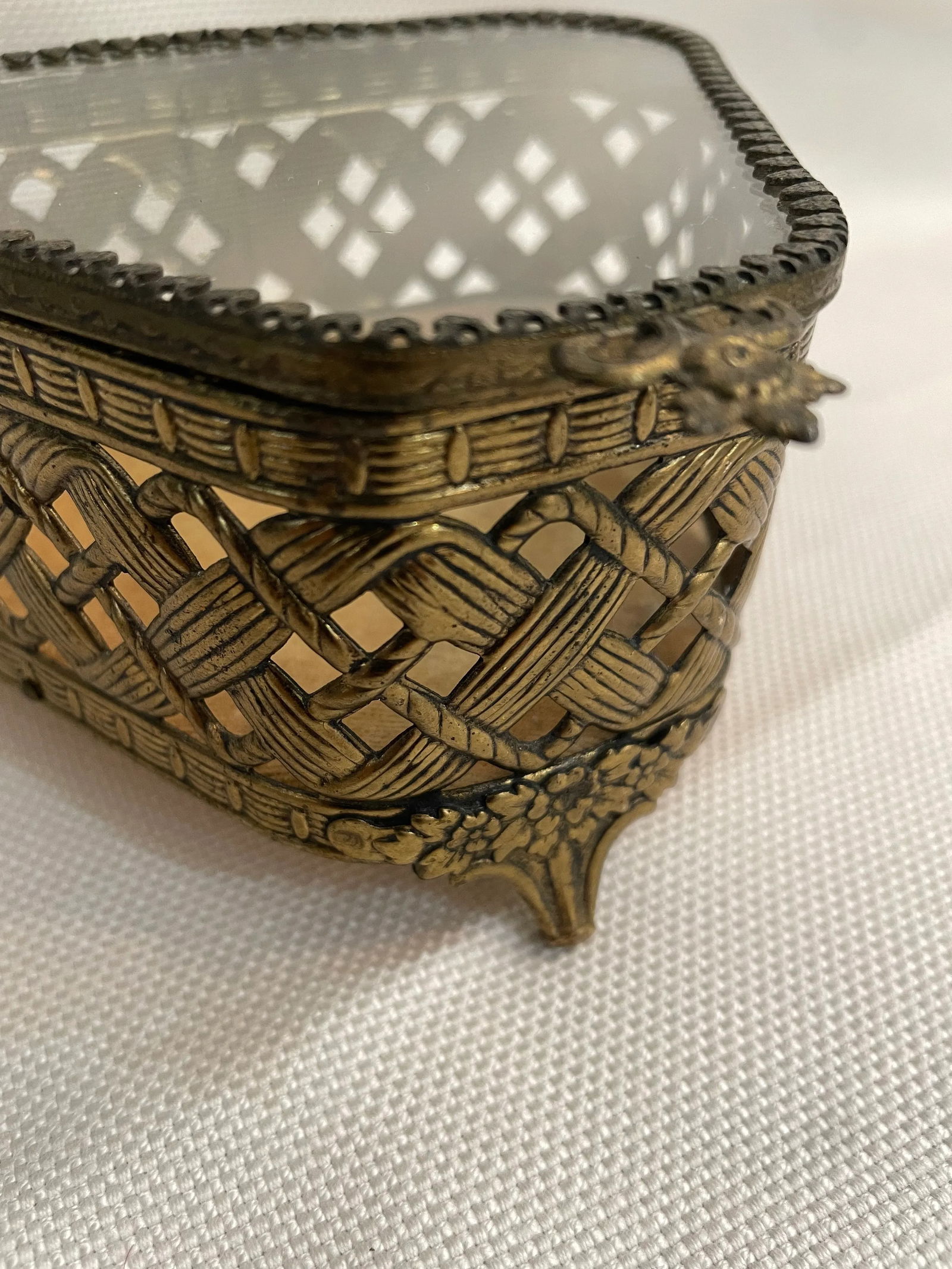 Vintage Filagree Brass Plated and Glass Footed Jewelry Box - 3