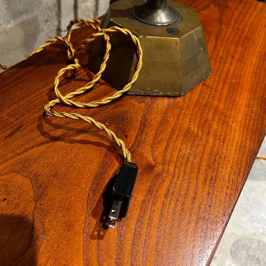 1950s Style of Tony Paul Shapely Gold Table Lamp With Mahogany Wood - 11