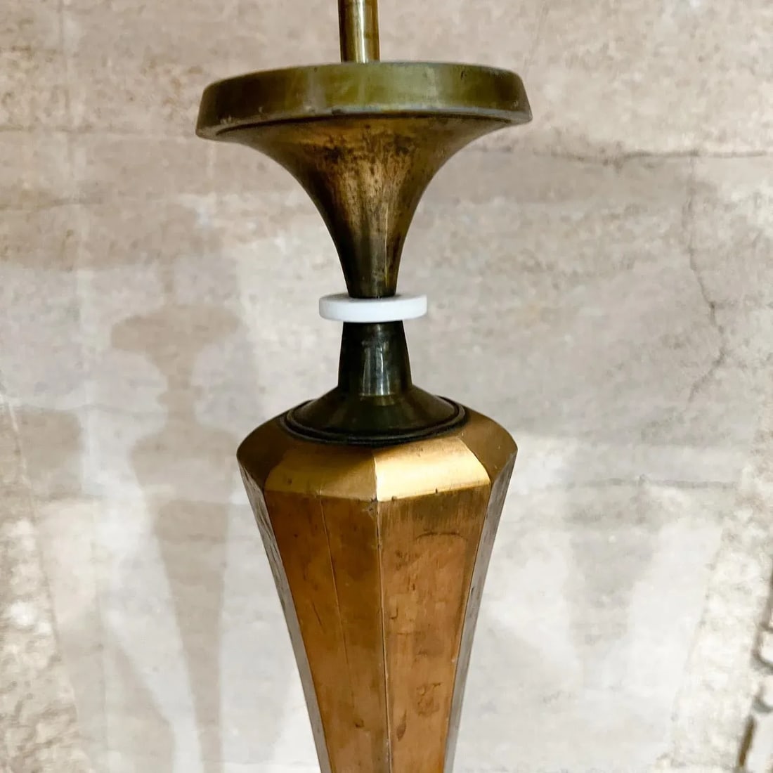 1950s Style of Tony Paul Shapely Gold Table Lamp With Mahogany Wood - 2