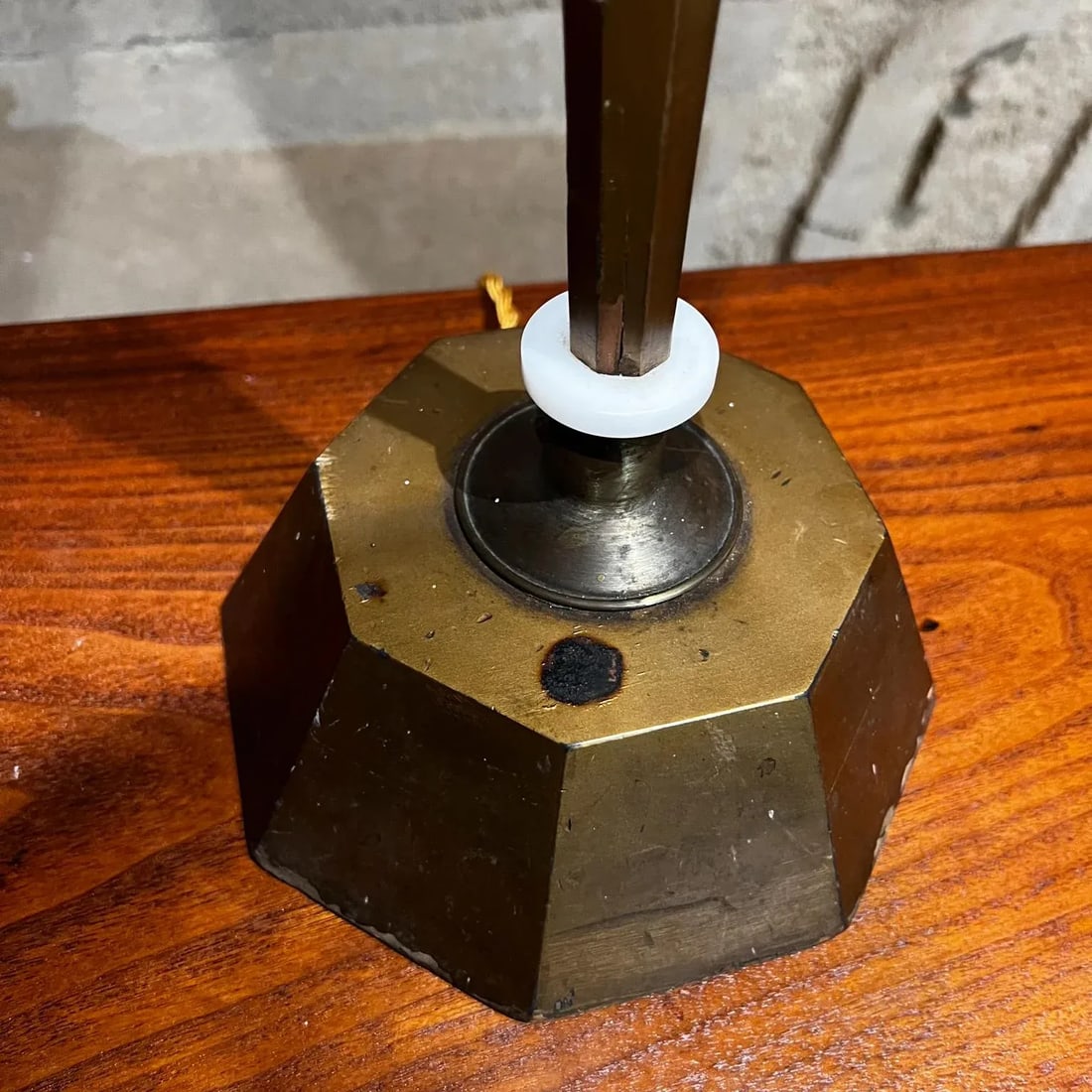 1950s Style of Tony Paul Shapely Gold Table Lamp With Mahogany Wood - 4