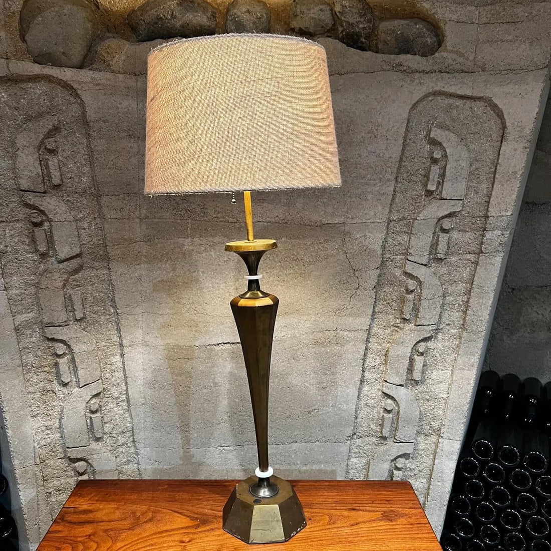 1950s Style of Tony Paul Shapely Gold Table Lamp With Mahogany Wood - 5