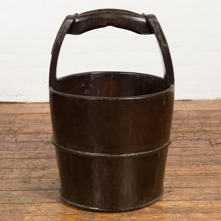 1900s Qing Southern Chinese Wooden Bucket with Large Handle & Metal Accents - 4