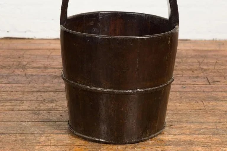 1900s Qing Southern Chinese Wooden Bucket with Large Handle & Metal Accents - 7
