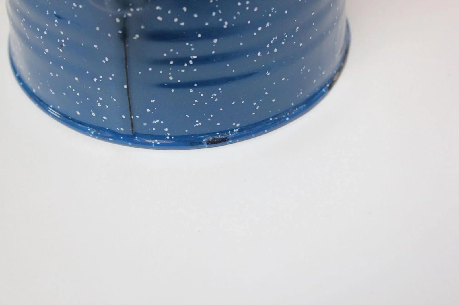 Vintage Blue Enamel Graniteware / Splatterware Kettle - 11