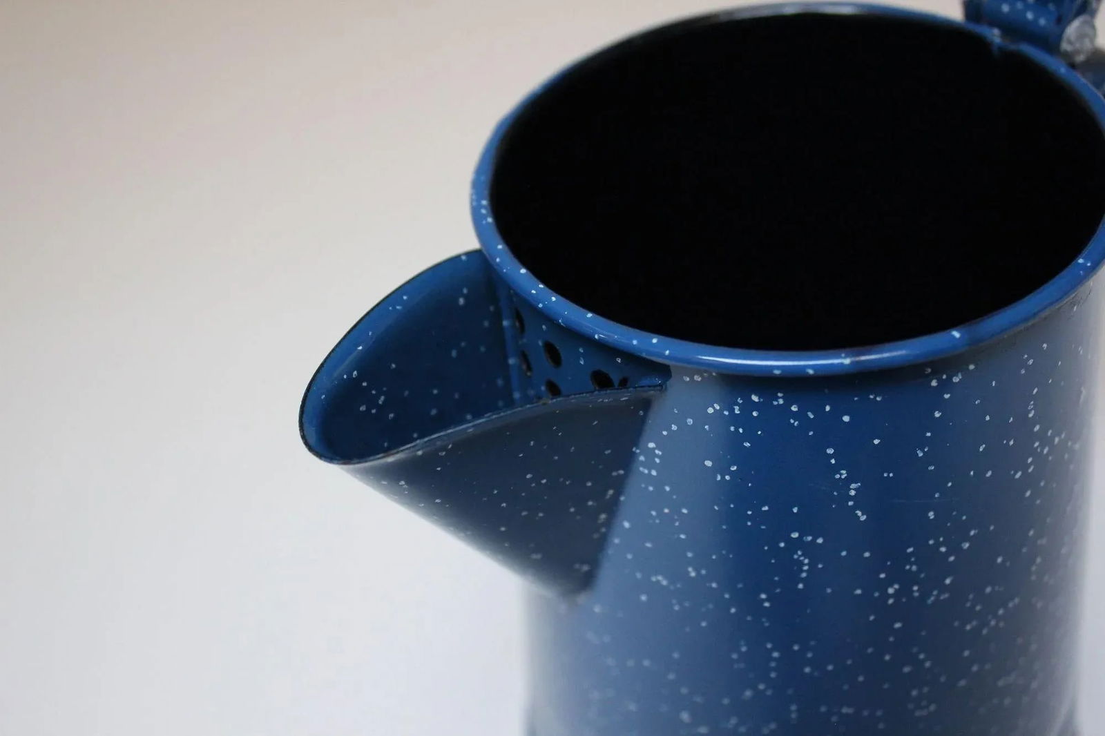 Vintage Blue Enamel Graniteware / Splatterware Kettle - 12