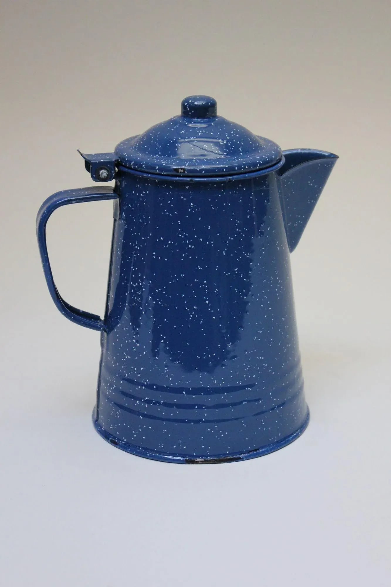 Vintage Blue Enamel Graniteware / Splatterware Kettle - 13