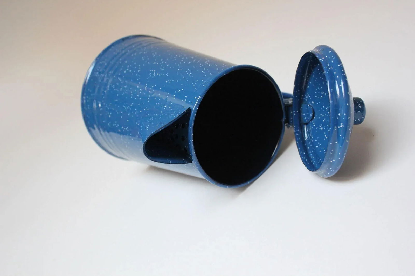 Vintage Blue Enamel Graniteware / Splatterware Kettle - 2