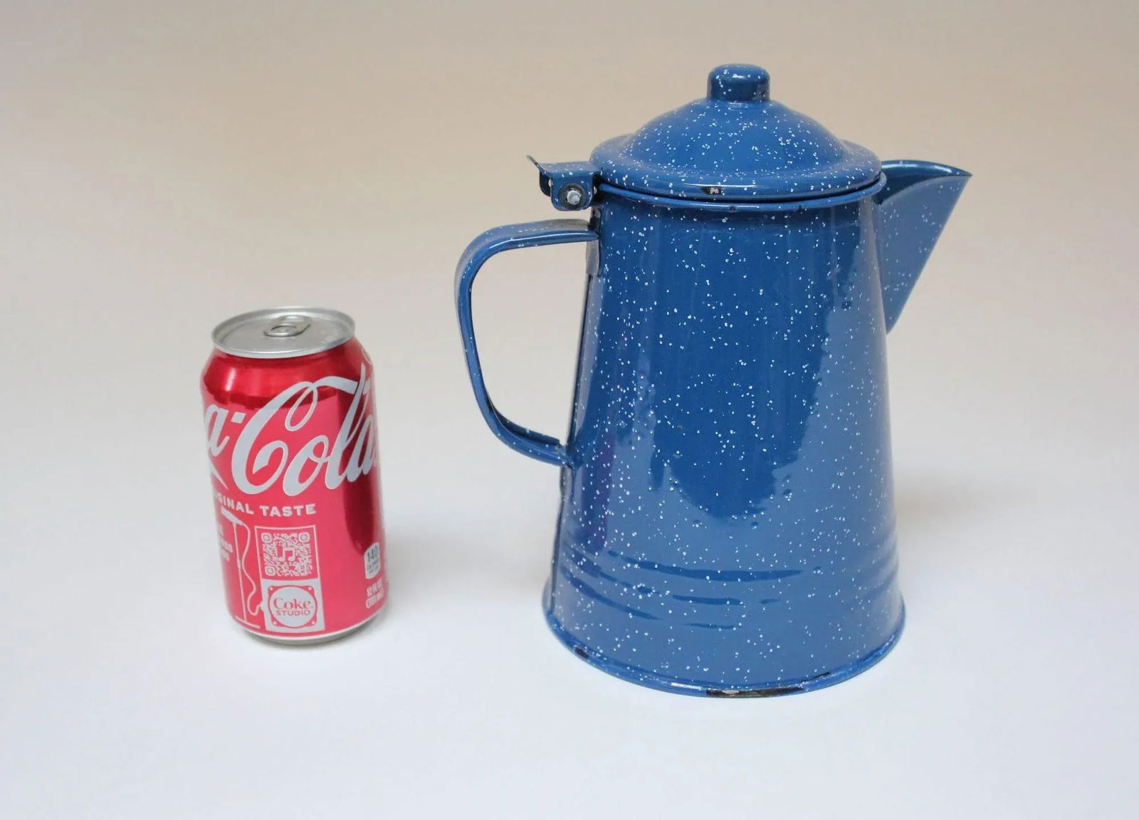 Vintage Blue Enamel Graniteware / Splatterware Kettle - 7