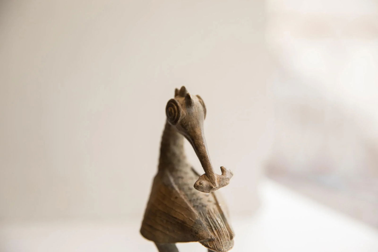 Vintage African Backwards Facing Bird Sculpture - 3