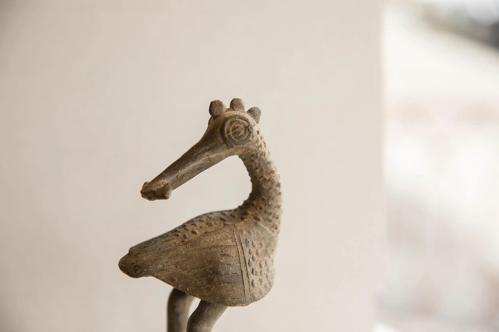 Vintage African Backwards Facing Bird Sculpture - 4