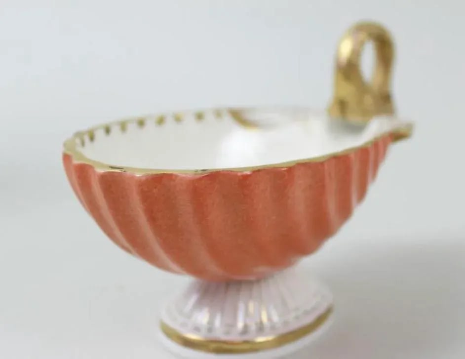 1980s Empire Style Mottahedeh Foot Shell Dish, Meissen or Old Paris Porcelain Style - 2