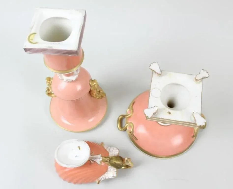 1980s Empire Style Mottahedeh Foot Shell Dish, Meissen or Old Paris Porcelain Style - 6