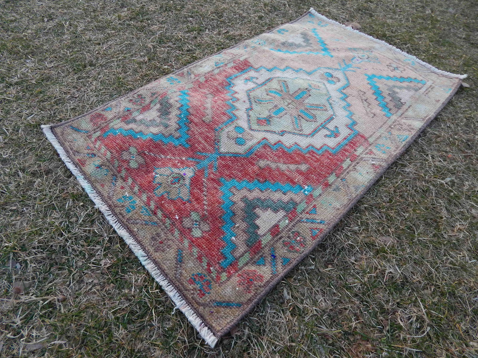 Vintage Turkish Oushak Rug Yastik Accent Rug With Soft Color - 3