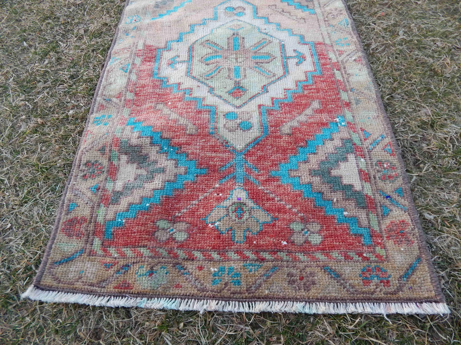 Vintage Turkish Oushak Rug Yastik Accent Rug With Soft Color - 7