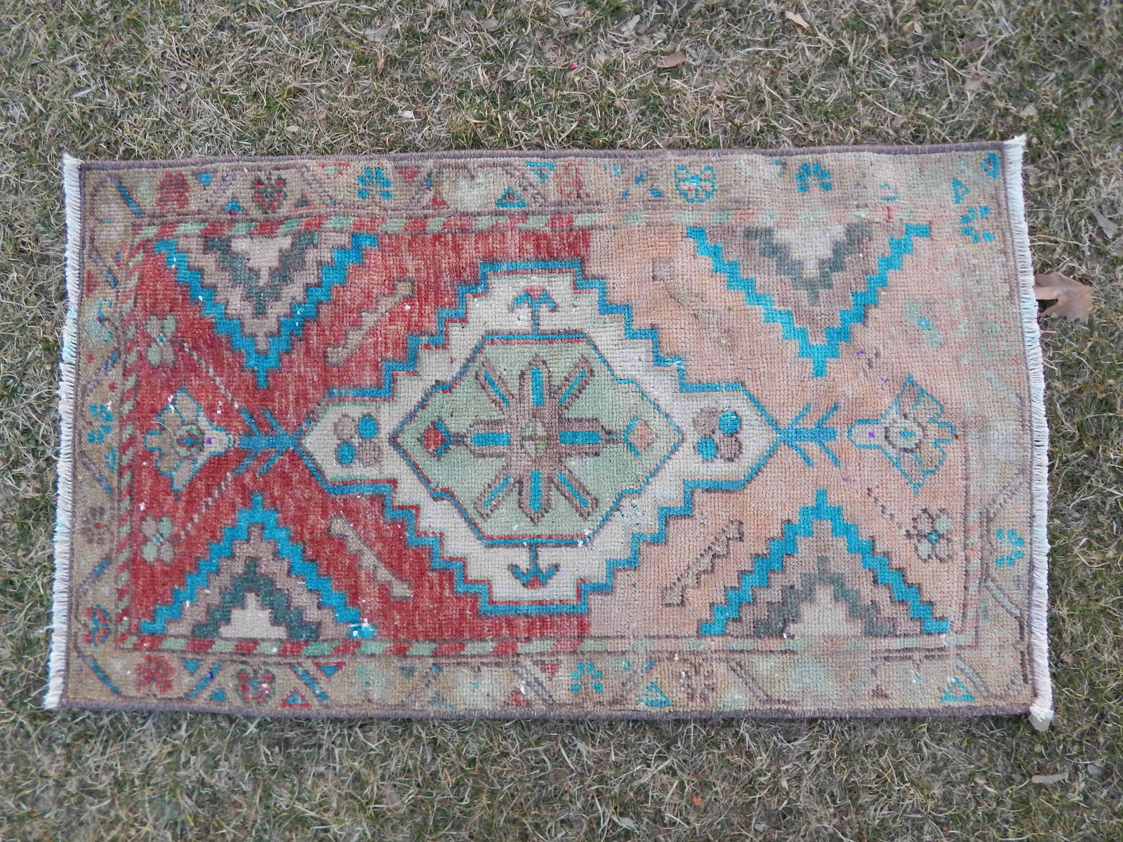 Vintage Turkish Oushak Rug Yastik Accent Rug With Soft Color - 9