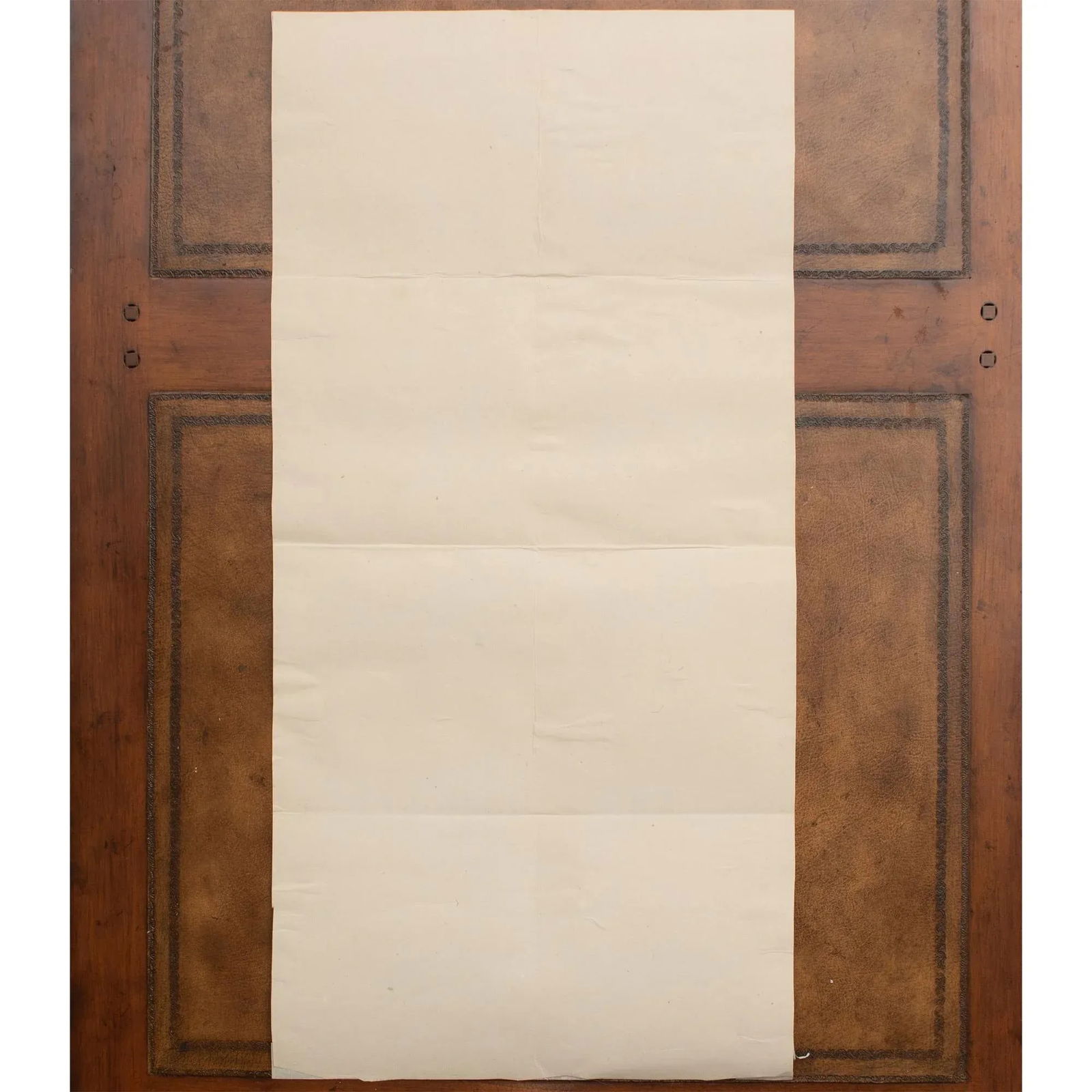 Mid 20th Century Showa Era Japanese Watercolor Painting on Silk "Rosefinch, Camellias and Lilies" - 10