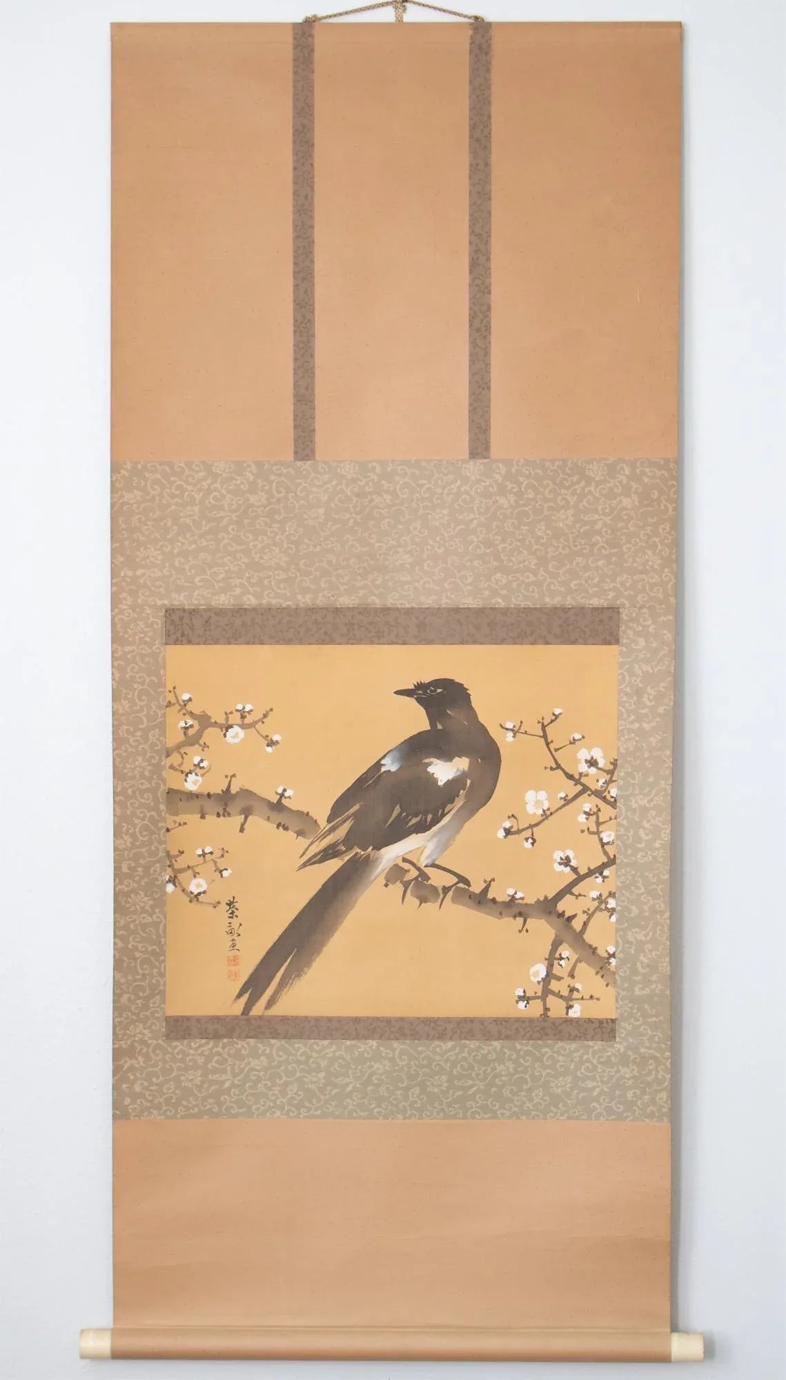 Pre-1940 Showa Era Japanese Silk Watercolor Scroll Painting, "The Crow and the Plum Tree" - 7