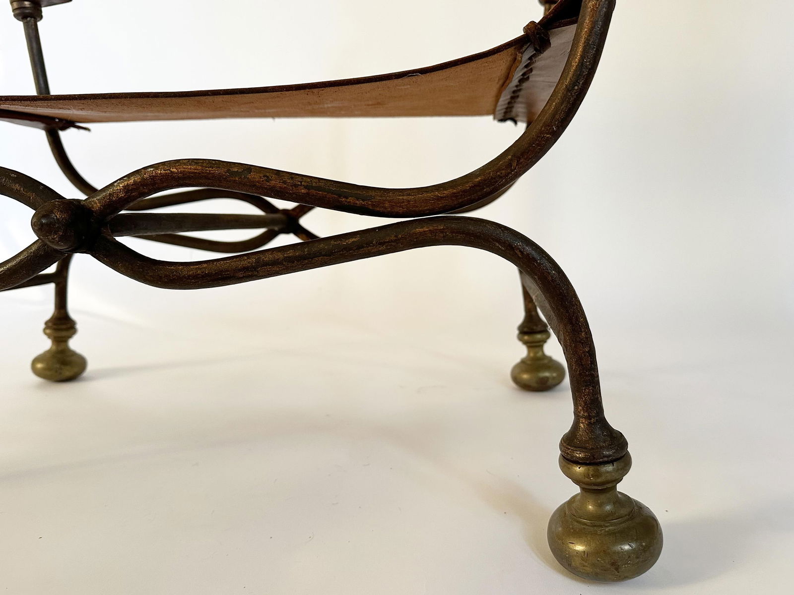 1900s Antique Italian Savonarola Leather Accent Chair - 7