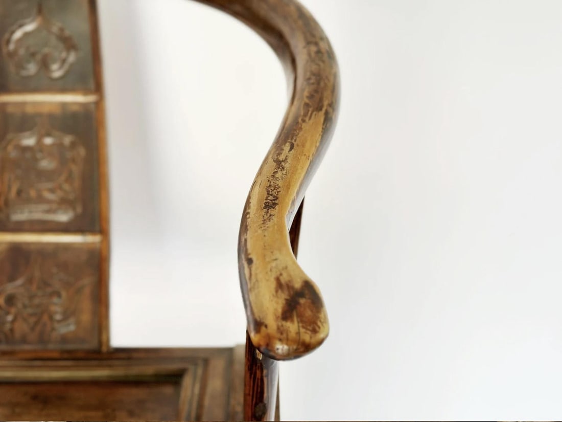 Early 1900s Antique Carved Wood Horseshoe Armchair - 2