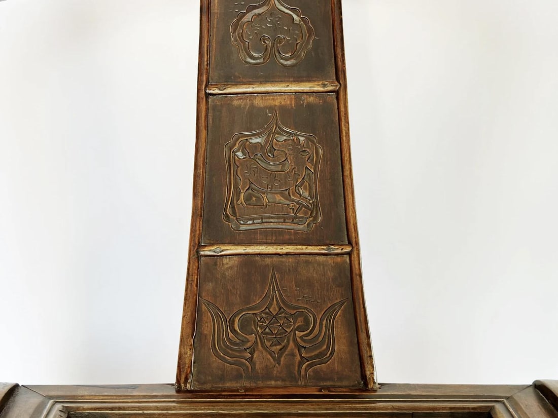 Early 1900s Antique Carved Wood Horseshoe Armchair - 4