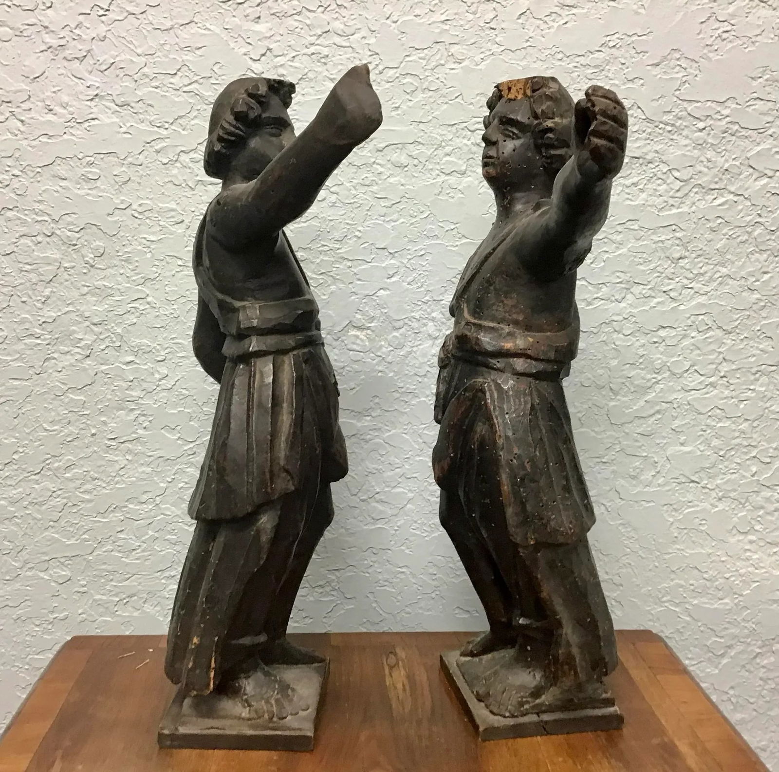 18th Century Italian Carved Wood Sculptures - a Pair - 4