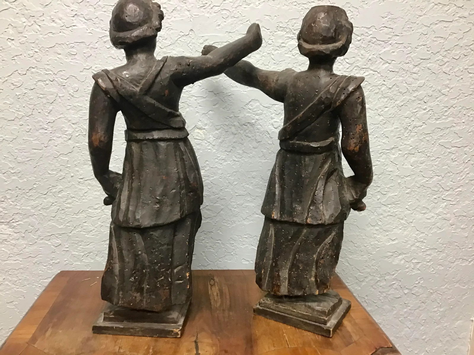 18th Century Italian Carved Wood Sculptures - a Pair - 5