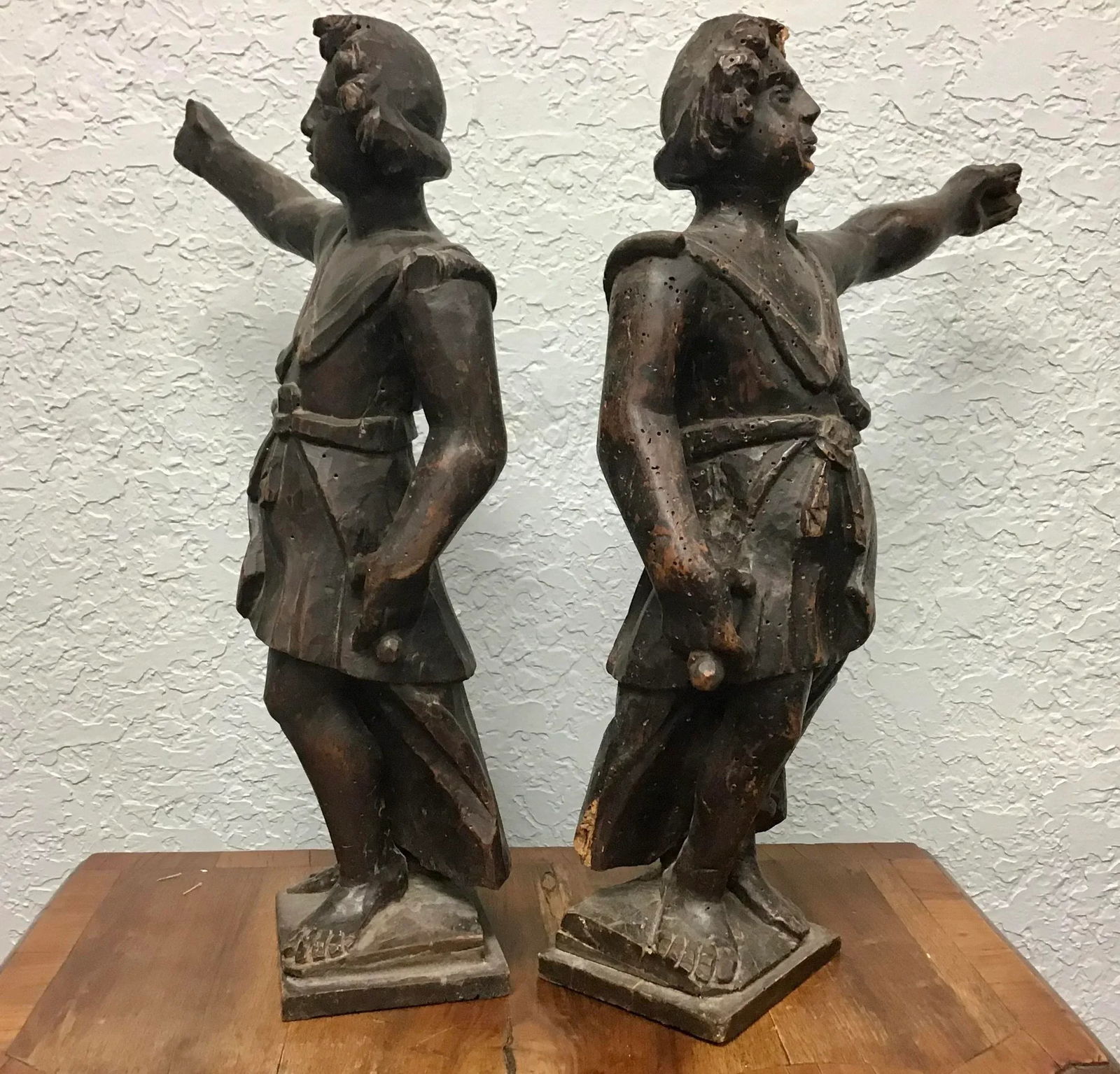 18th Century Italian Carved Wood Sculptures - a Pair - 6