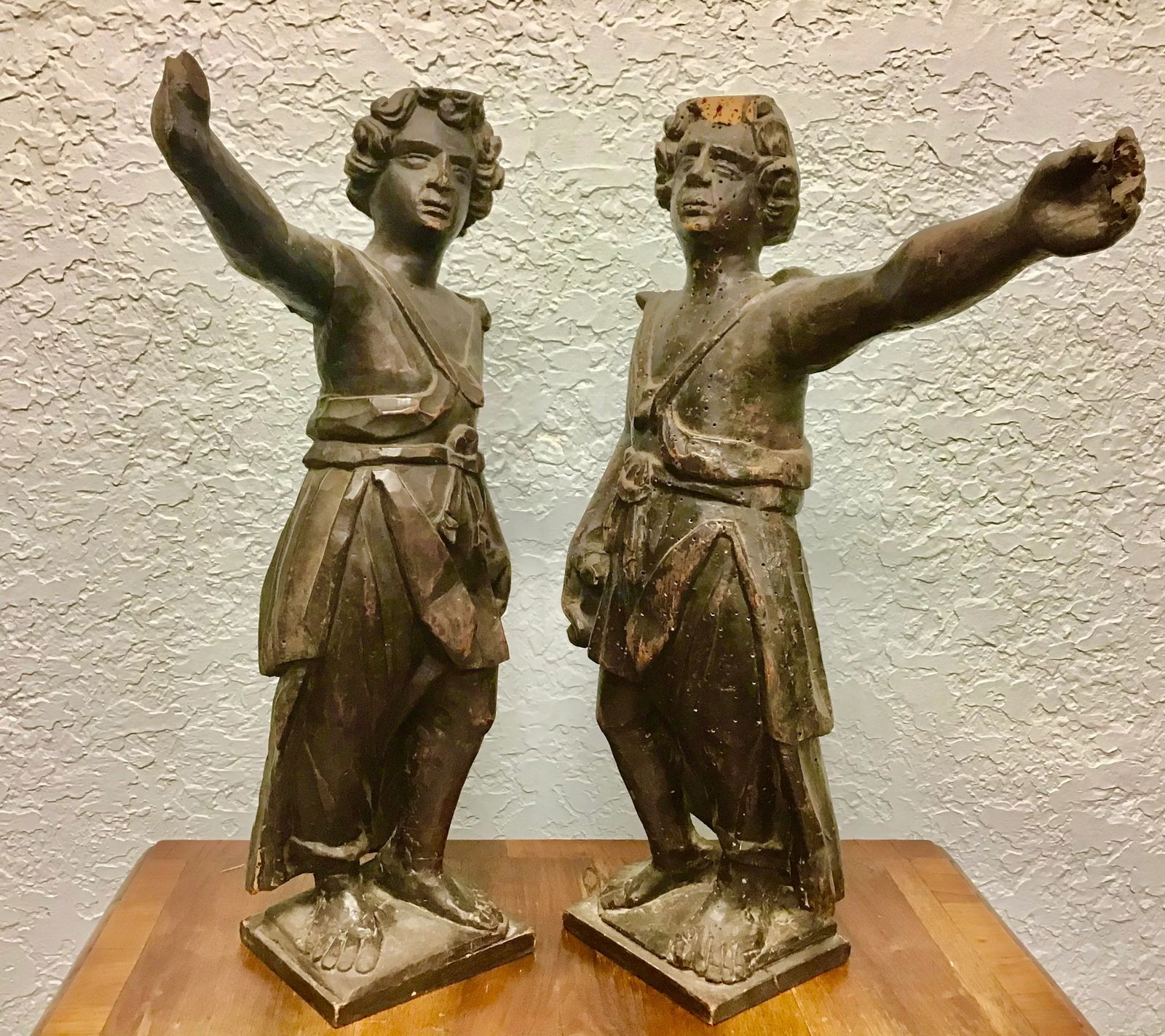 18th Century Italian Carved Wood Sculptures - a Pair - 9