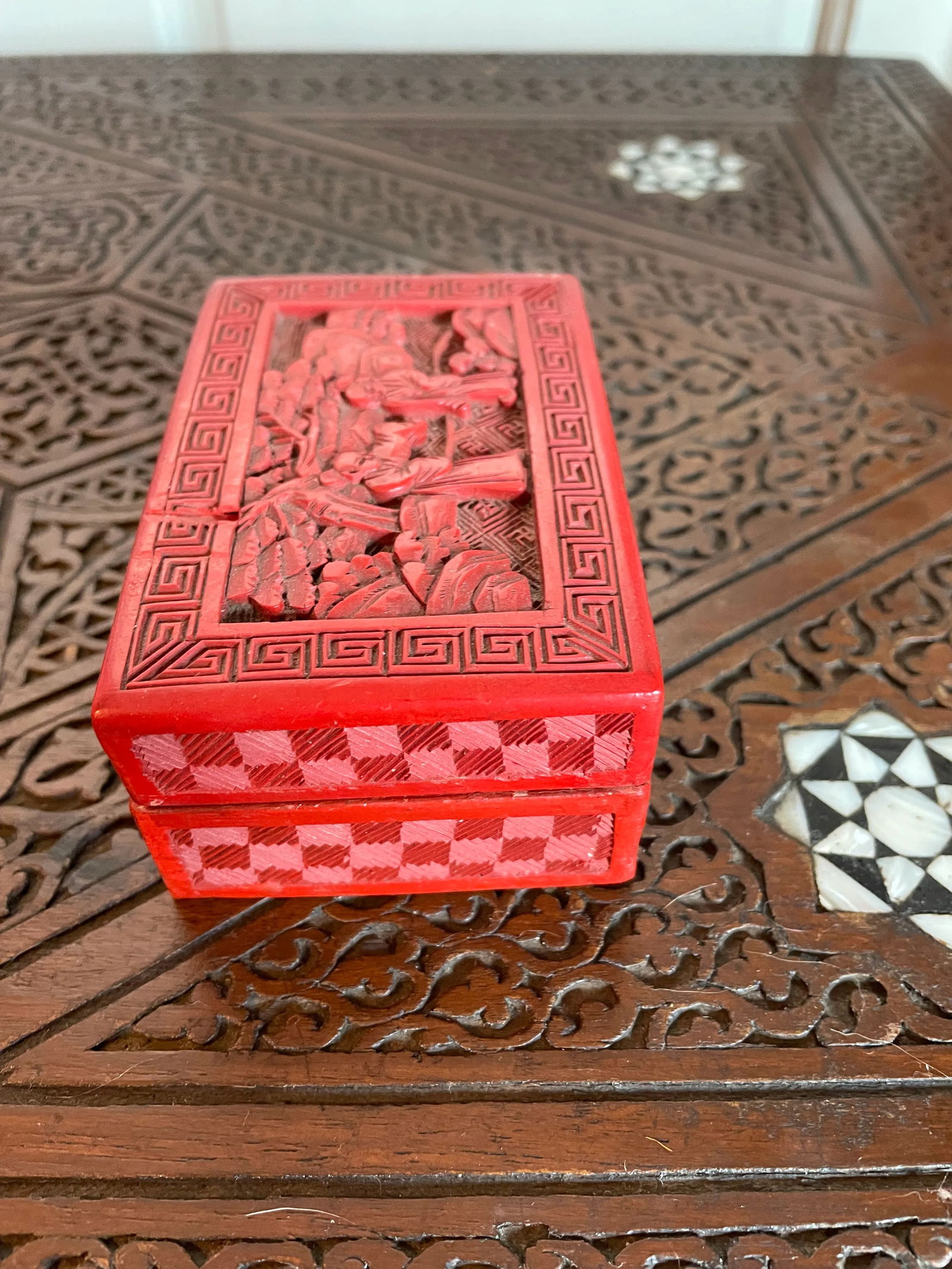 Early 20th Century Chinese Cinnabar Red Carved Lacquer Rectangular Box Black Interior Chinoiserie - 2