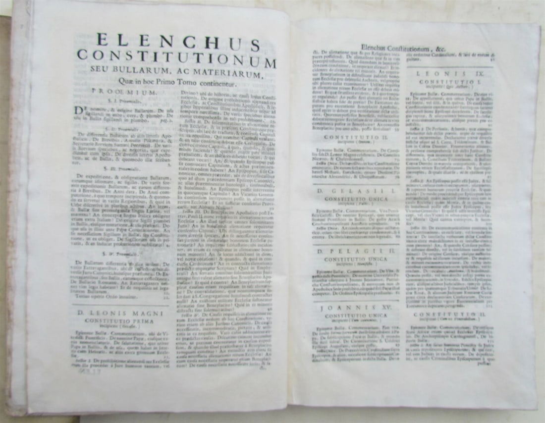 1729 VELLUM BINDING FOLIO Commentaria Ad Constitutiones Apostolicas antique - 5