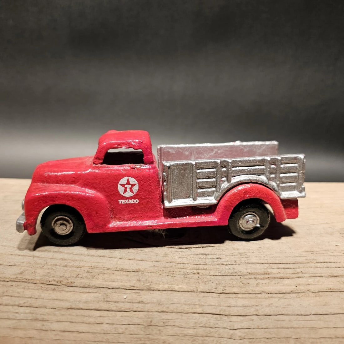 Cast Iron Red Texaco Truck Flat bed Car (1 of 10)