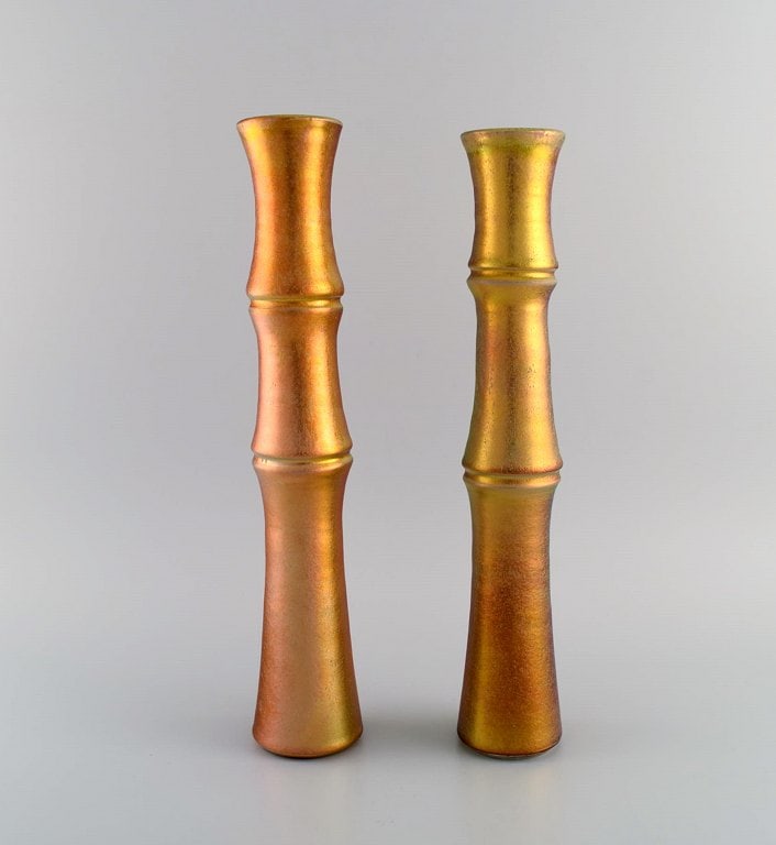 Mobach, Netherlands. Two slim unique vases in glazed ceramics. Beautiful eosin glaze. Mid 20th (1 of 7)