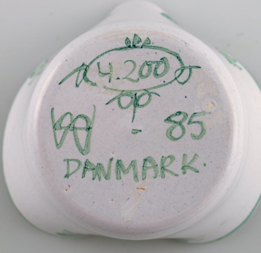 Bjørn Wiinblad (1918-2006), Denmark. Heart-shaped bowl in glazed ceramics with hand-painted - 5