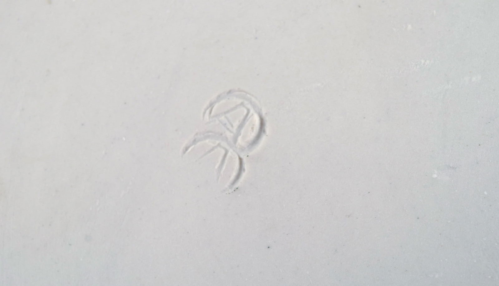 Aase Haugaard, Danish ceramicist. Large dish / wall decoration in glazed stoneware with wavy - 6