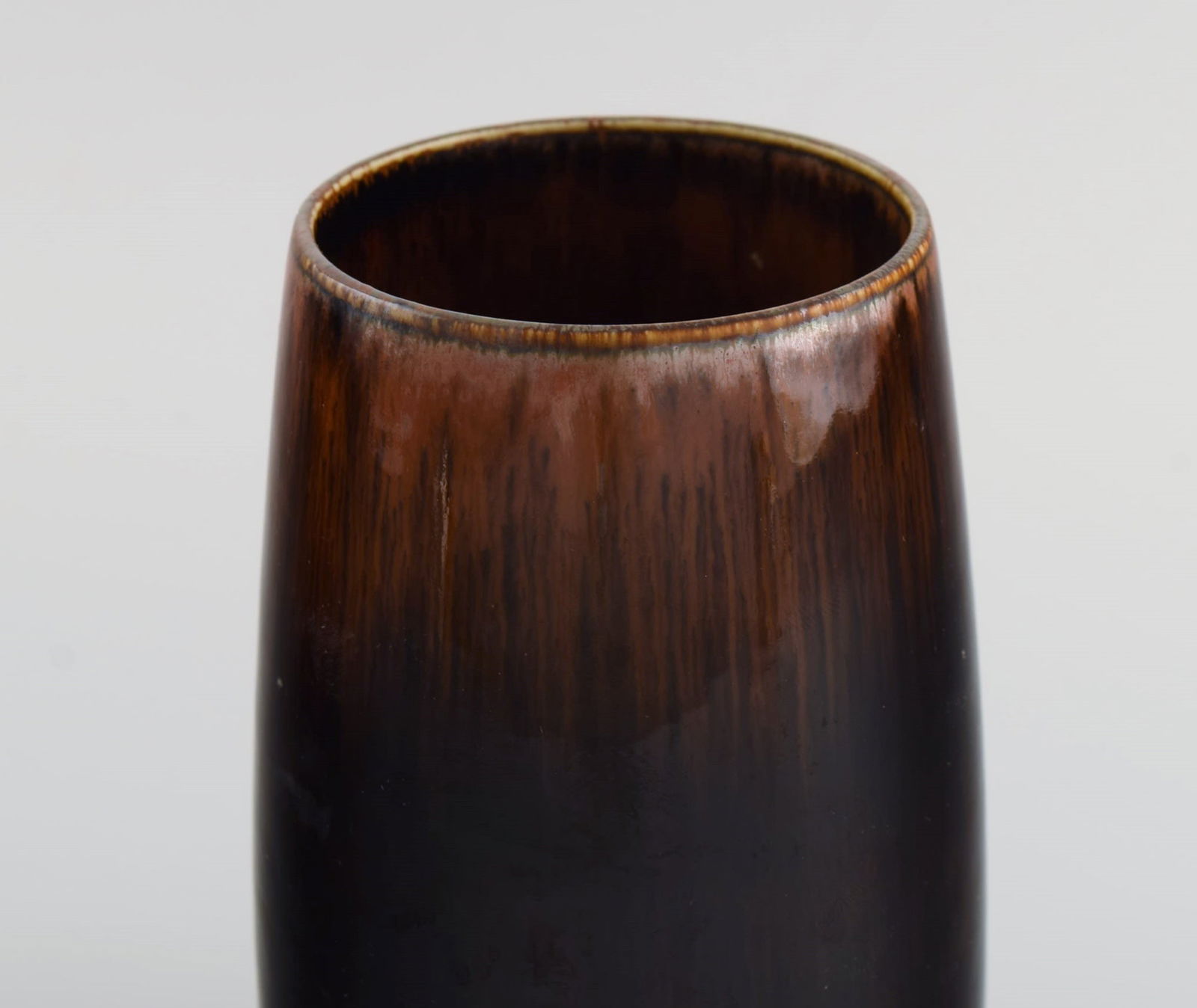 Carl Harry Stålhane (1920-1990) for Rörstrand. Vase in glazed ceramics. Beautiful metallic - 4