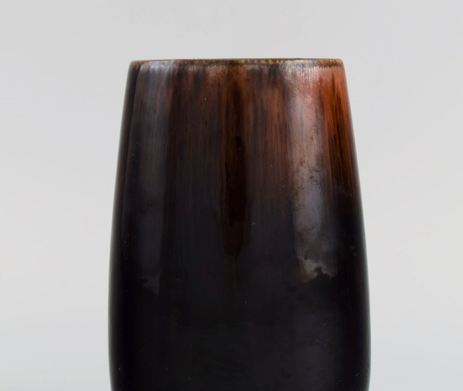 Carl Harry Stålhane (1920-1990) for Rörstrand. Vase in glazed ceramics. Beautiful metallic - 5
