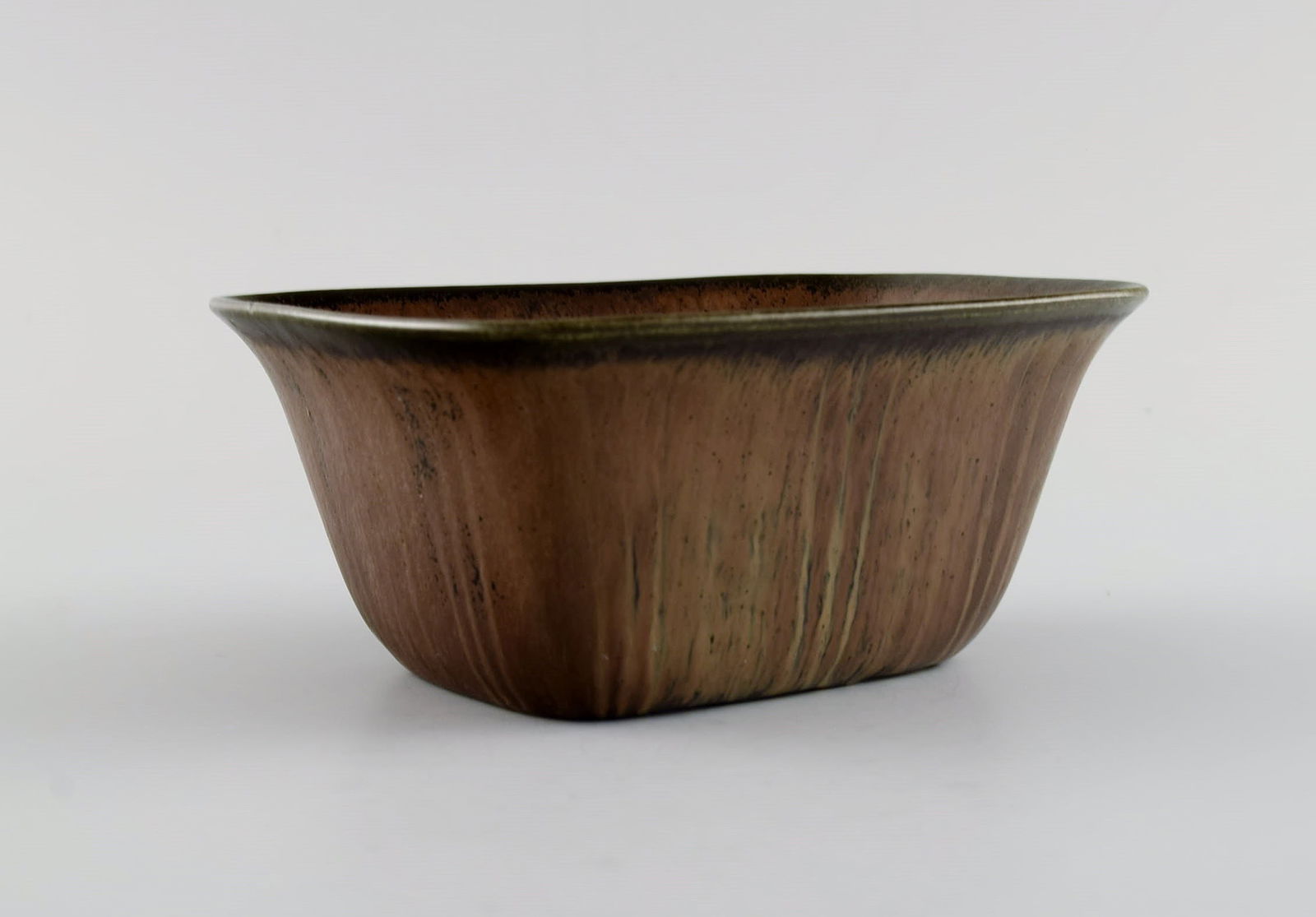 Gunnar Nylund (1904-1997) for Rörstrand. Two bowls in glazed ceramics. Beautiful glaze in brown - 5