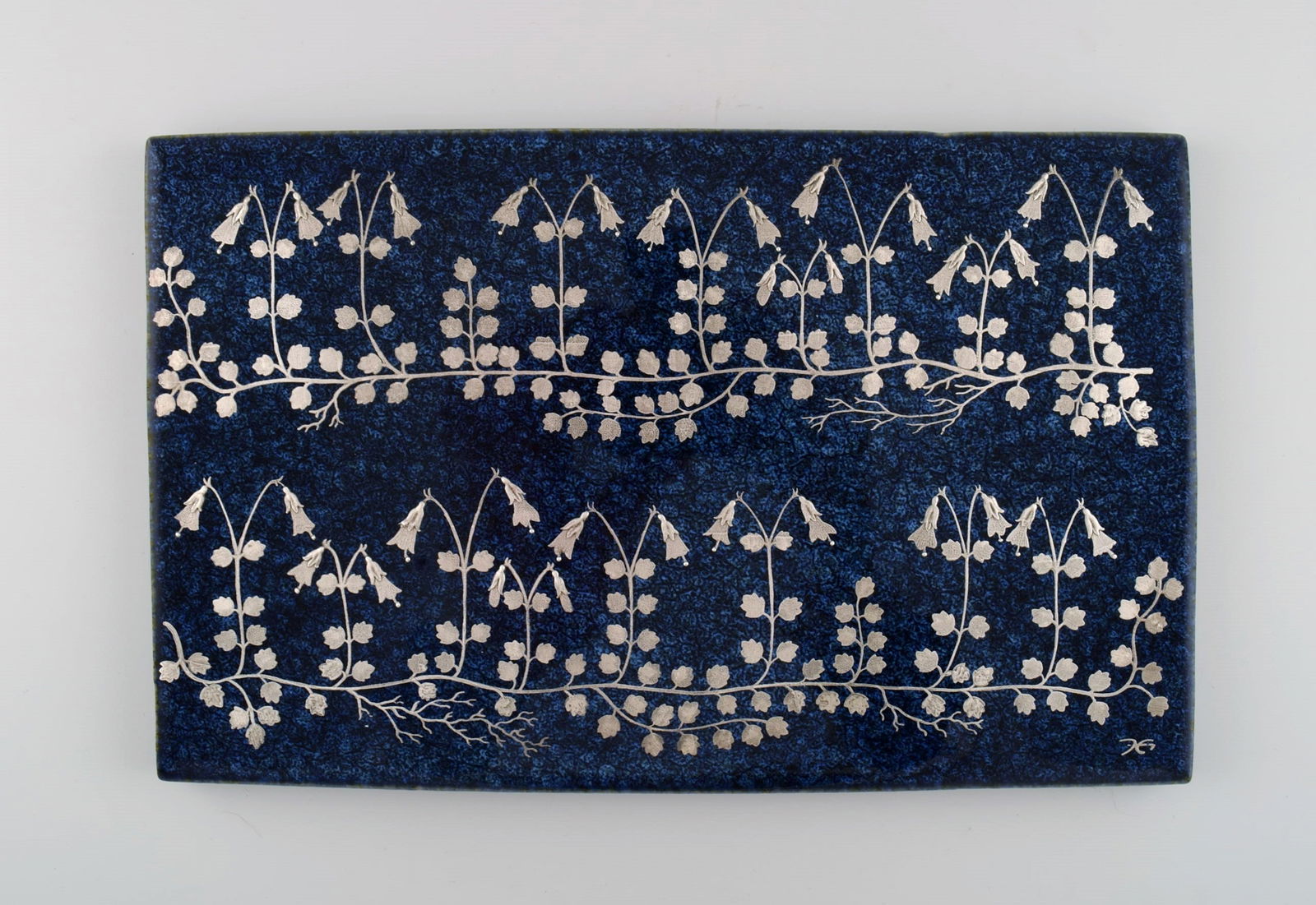 Heinz Erret (1920-2003) for Gustavsberg. "Linea" wall plaque in glazed ceramics with silver inlay in: Title:Heinz Erret (1920-2003) for Gustavsberg. "Linea" wall plaque in glazed ceramics with silver inlay in the form of flowers. 1970s.Description:Heinz Erret (1920-2003) for Gustavsberg. "Linea" wall