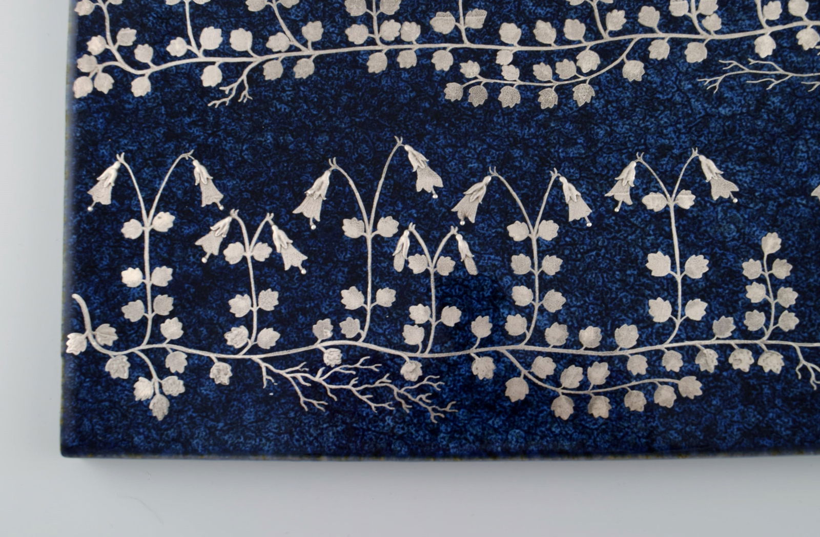 Heinz Erret (1920-2003) for Gustavsberg. "Linea" wall plaque in glazed ceramics with silver inlay in - 3