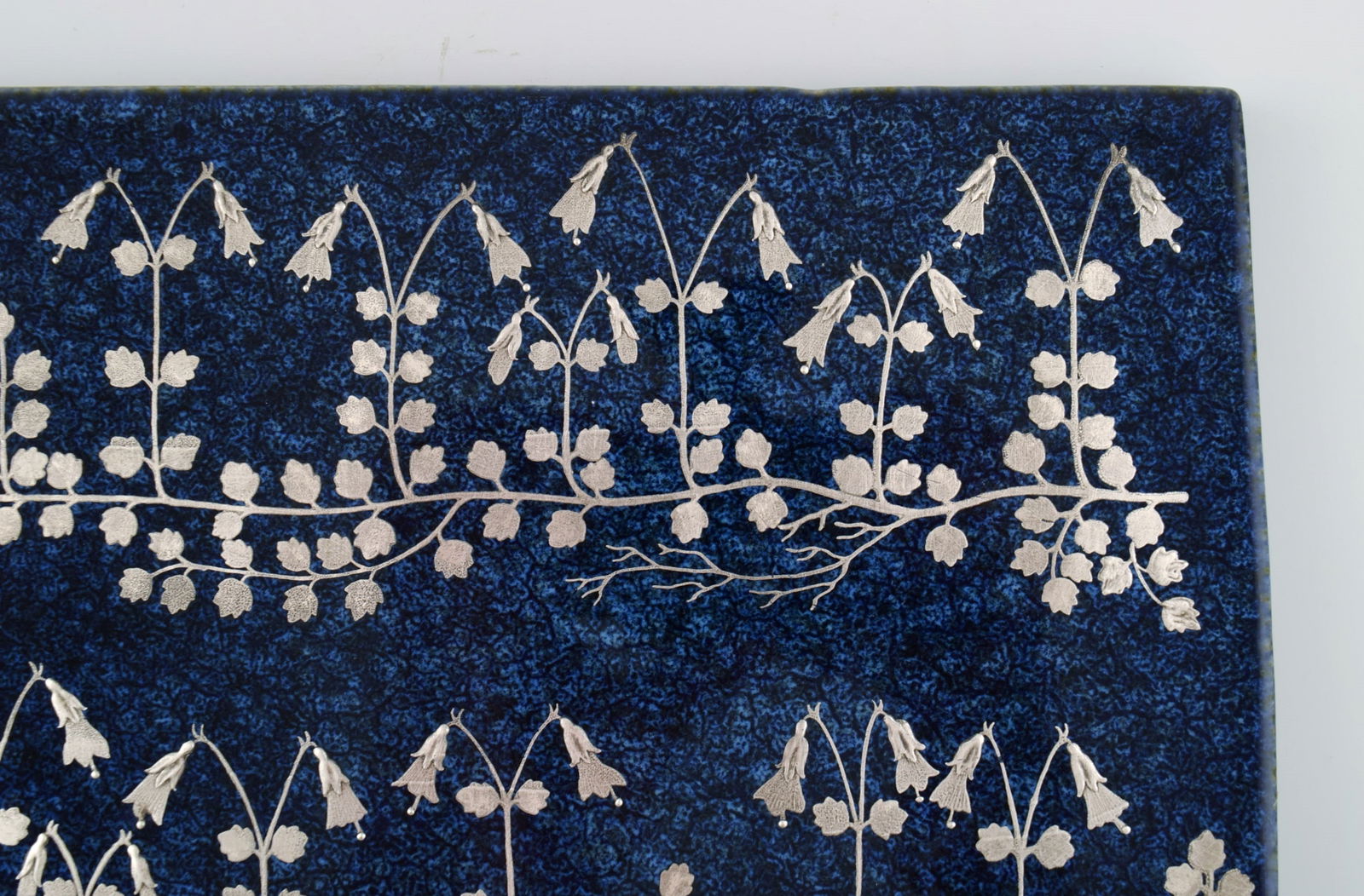 Heinz Erret (1920-2003) for Gustavsberg. "Linea" wall plaque in glazed ceramics with silver inlay in - 4