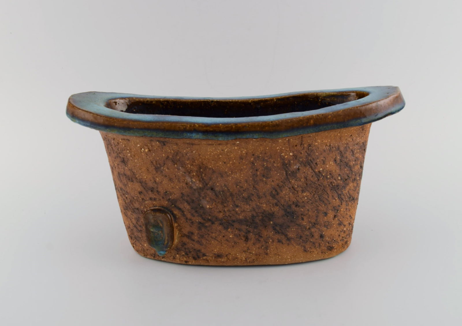 Curt M. Addin (1931-2007) for Glumslöv. Large freeform vase in partially glazed stoneware. (1 of 7)