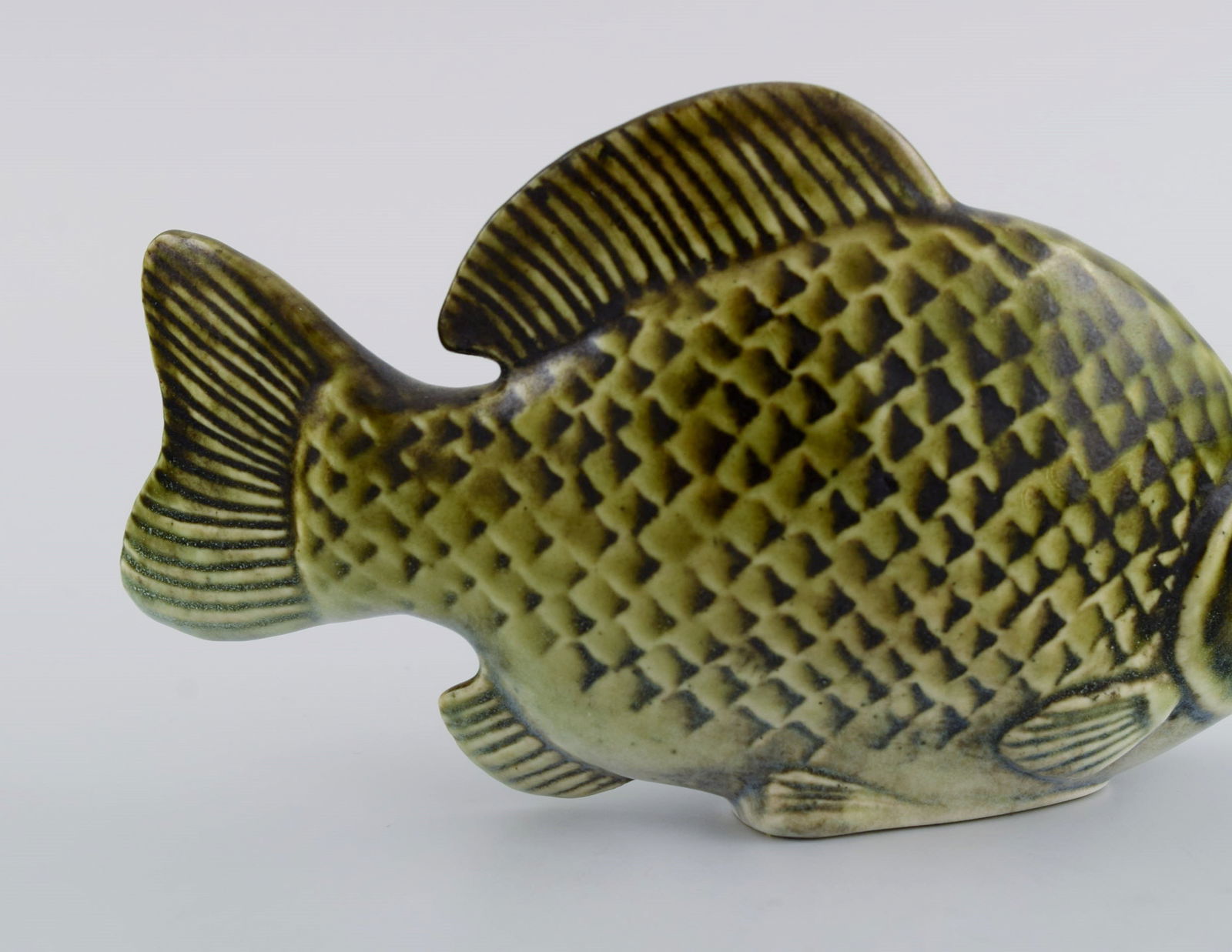 Sven Wejsfelt (1930-2009) for Gustavsberg. Unique Stim fish in glazed ceramics. Perch. 1980s. - 6