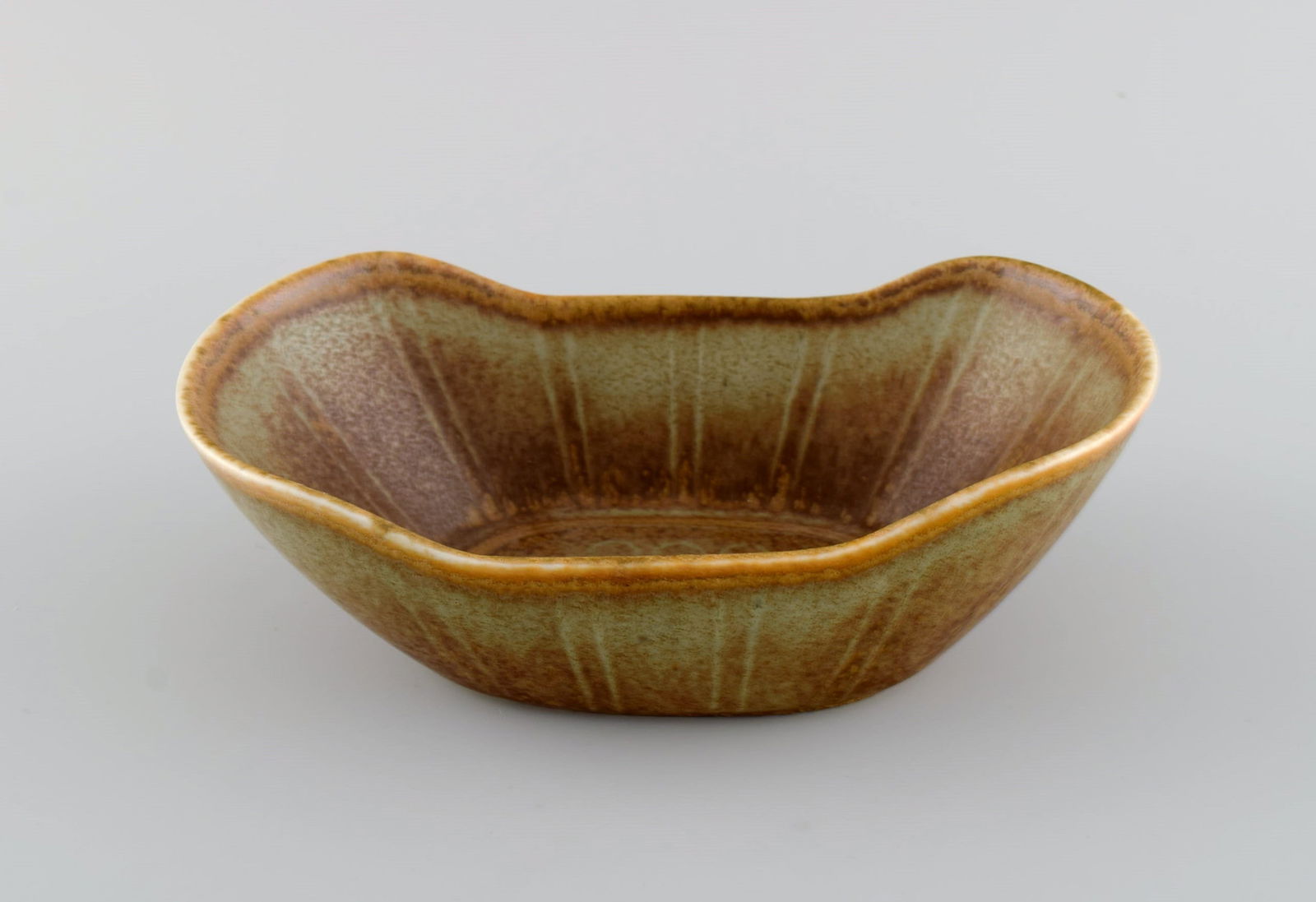 Gunnar Nylund (1904-1997) for Rörstrand. Bowl in glazed ceramics. Beautiful glaze in earth - 3