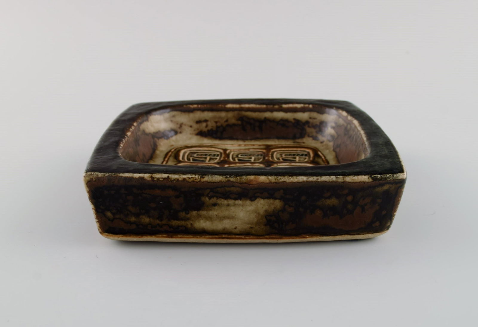 Jørgen Mogensen for Royal Copenhagen. Square bowl in glazed stoneware. Beautiful sung glaze. - 6