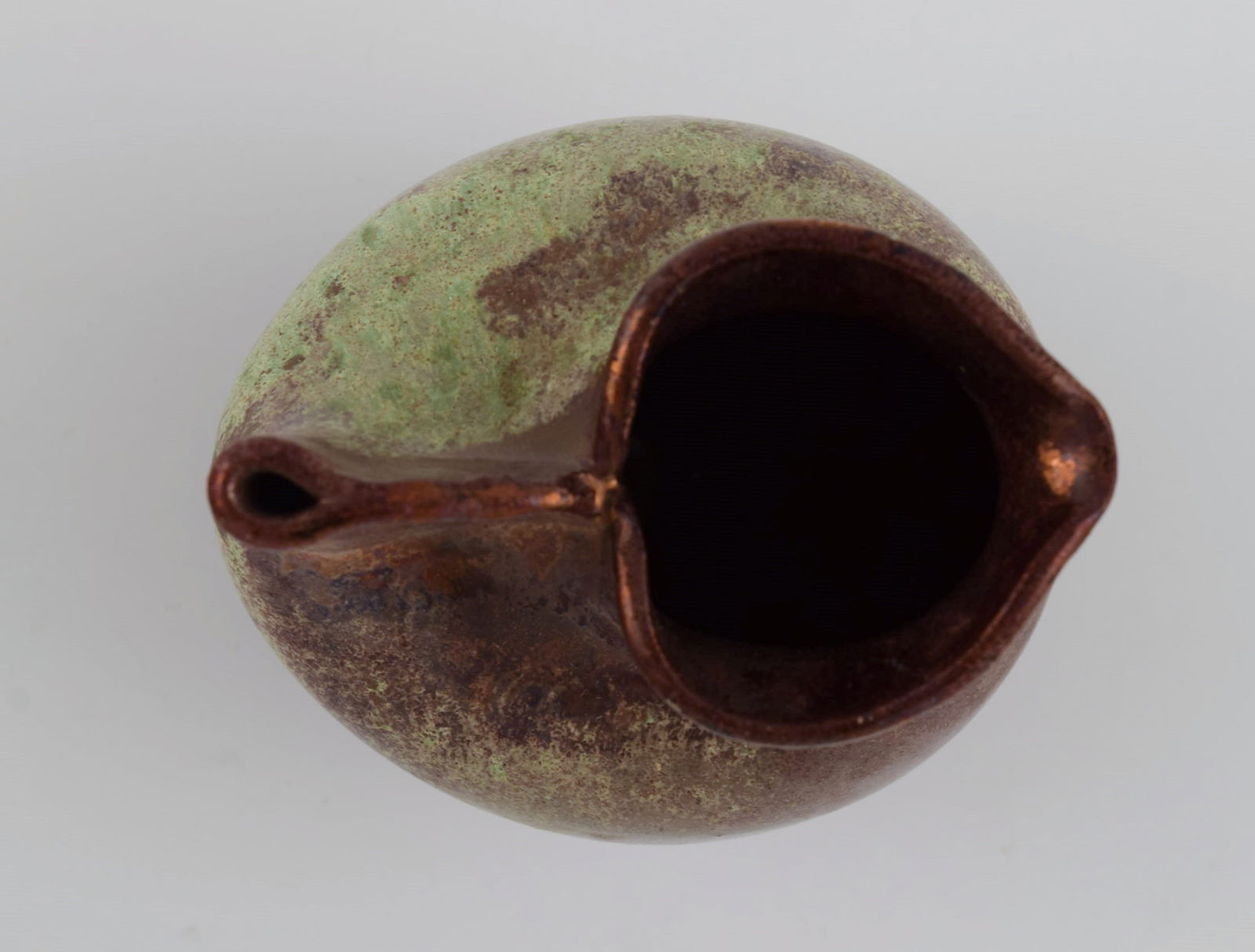 European studio ceramist. Small unique vase / jug in glazed stoneware. Beautiful luster glaze. 1960s - 6