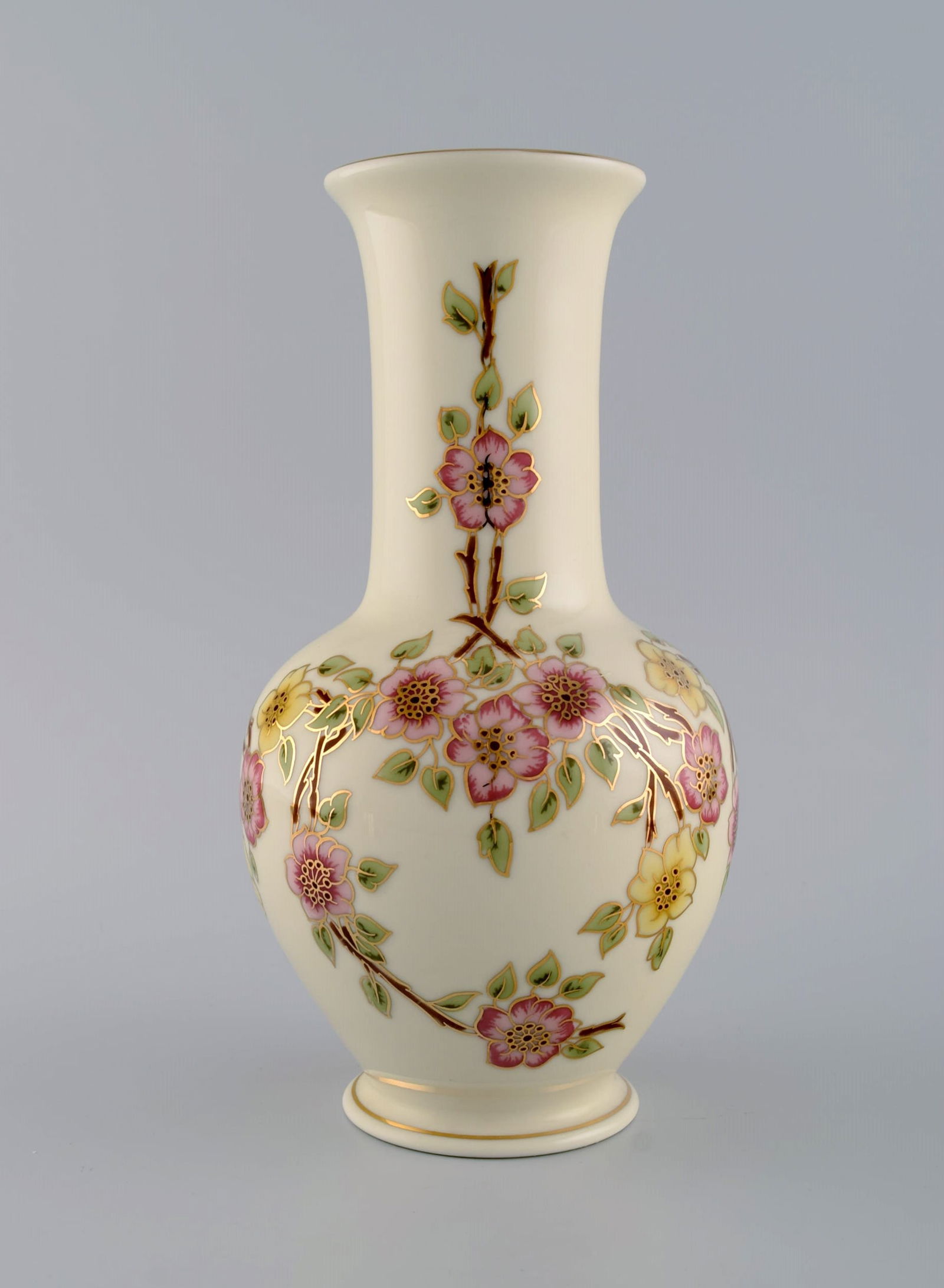 Zsolnay vase in cream-colored porcelain with hand-painted flowers and gold decoration. Late 20th (1 of 7)