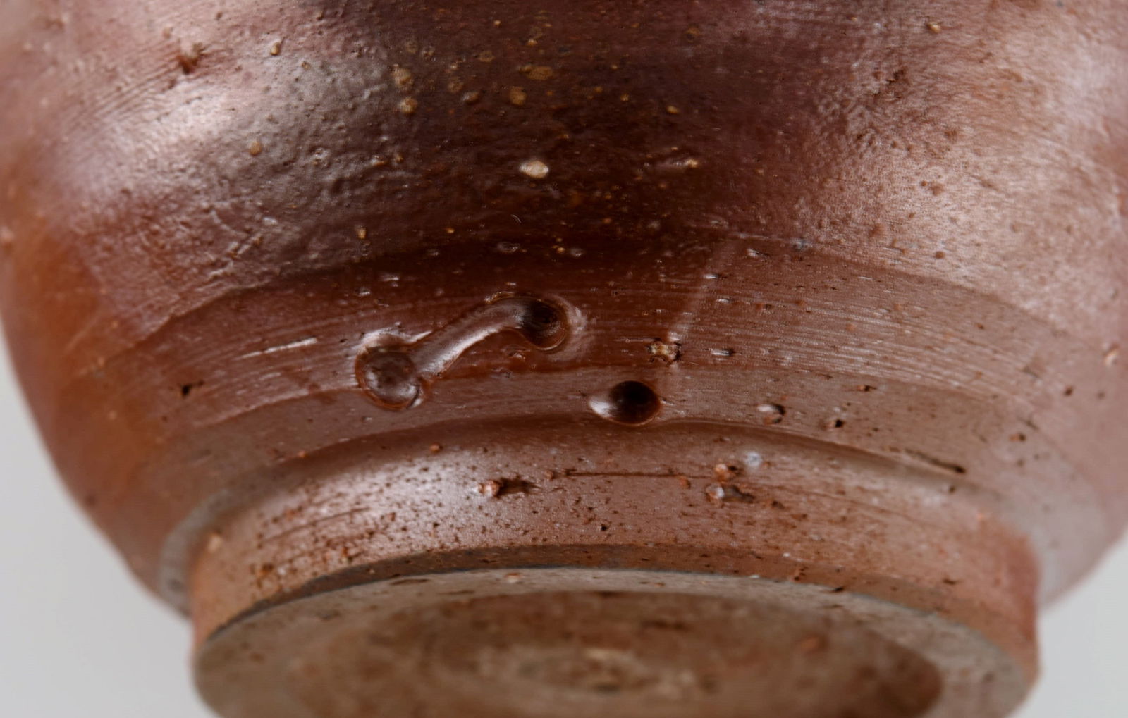 Takahara Satoshi 高原 敏 (1934-2011), japan. Unique Bizen stoneware vase with - 8