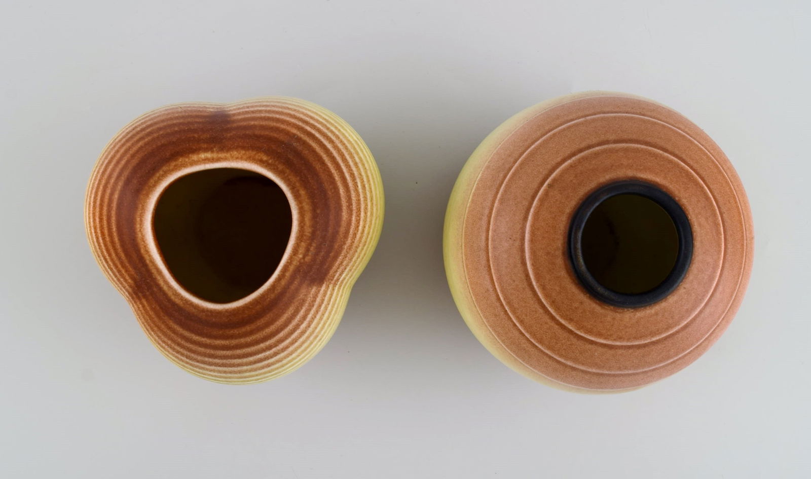 Gertrud Lönegren (1905–1970) for Rörstrand. Two round vases in glazed ceramics. - 3