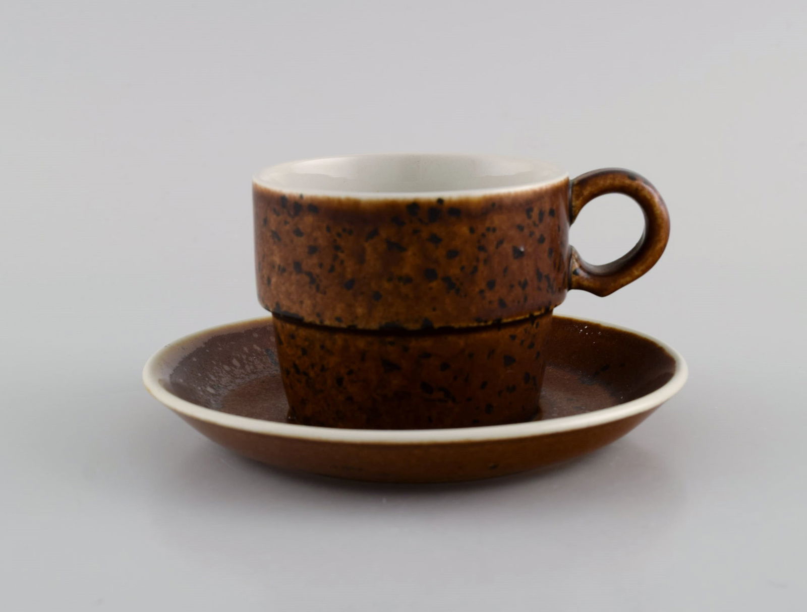 Stig Lindberg for Gustavsberg. Twelve Coq coffee cups with saucers in glazed stoneware. Beautiful - 4